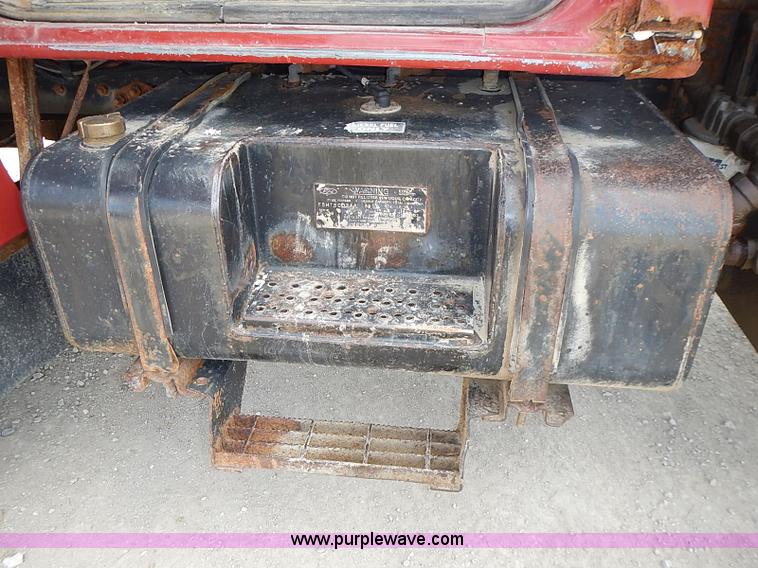 image for item J3194 1995 Ford F800 dump truck