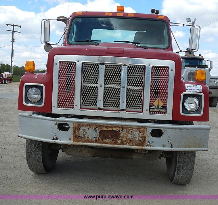 image for item J3197 2000 International F2554 truck cab and chassis