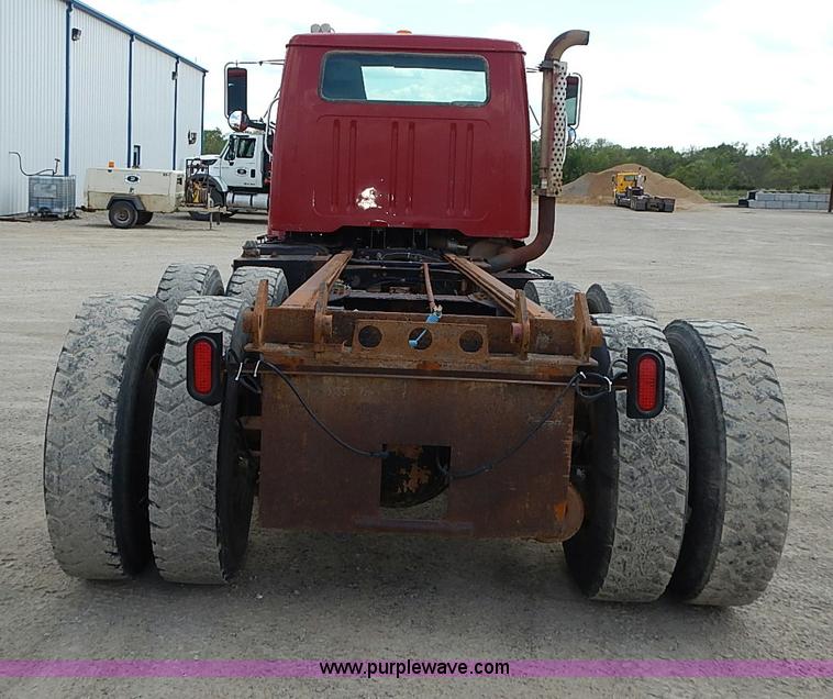 image for item J3197 2000 International F2554 truck cab and chassis