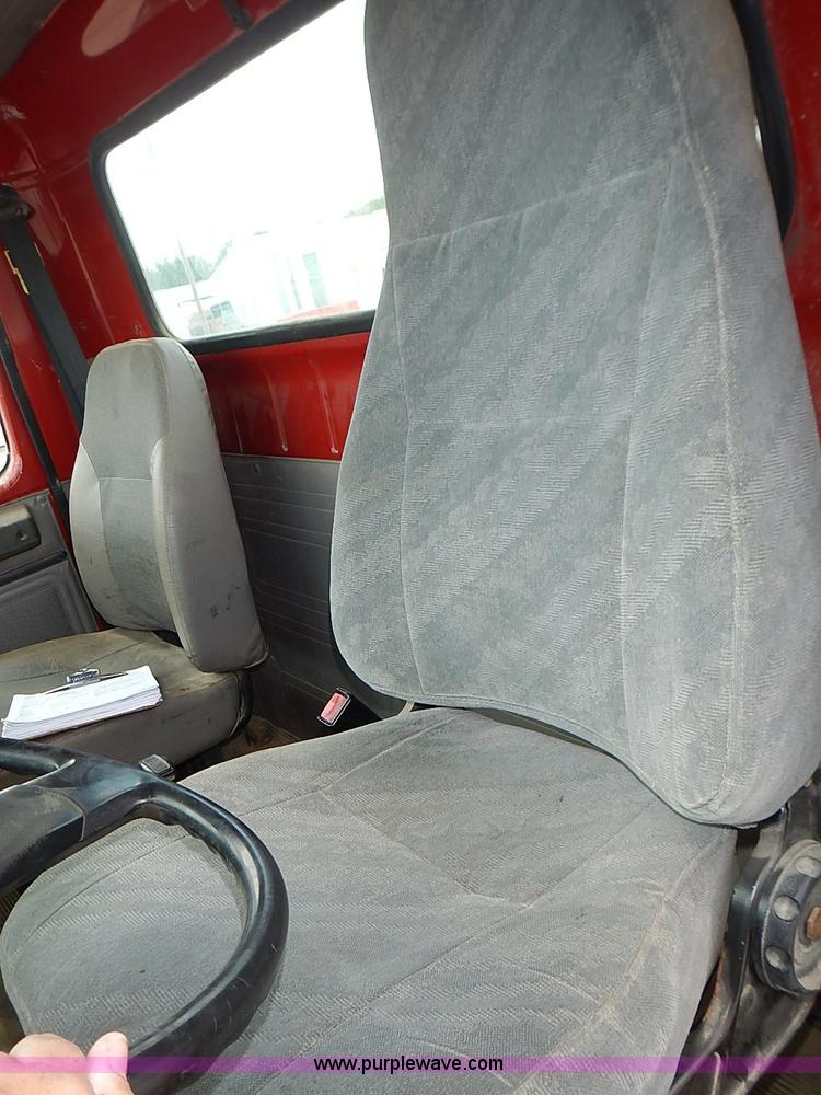 image for item J3197 2000 International F2554 truck cab and chassis