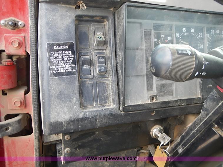 image for item J3197 2000 International F2554 truck cab and chassis