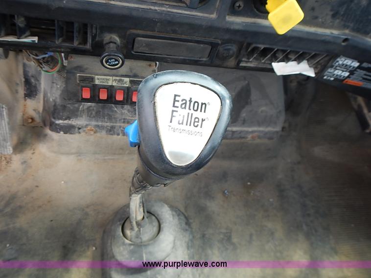 image for item J3197 2000 International F2554 truck cab and chassis