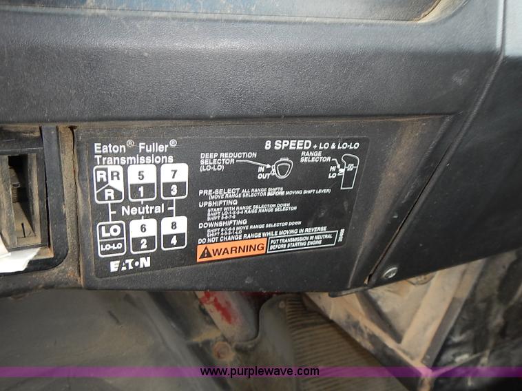 image for item J3197 2000 International F2554 truck cab and chassis