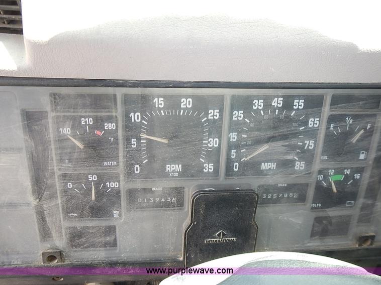 image for item J3197 2000 International F2554 truck cab and chassis