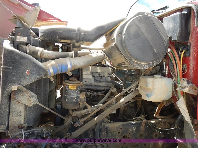 image for item J3197 2000 International F2554 truck cab and chassis