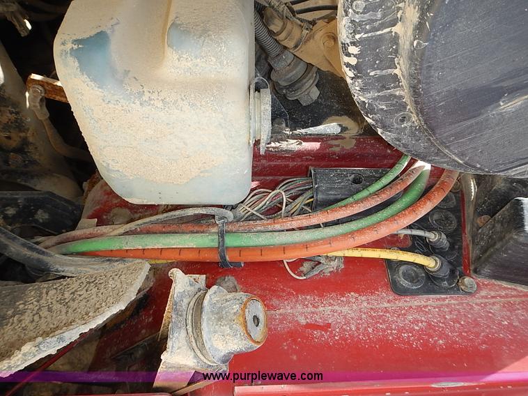 image for item J3197 2000 International F2554 truck cab and chassis