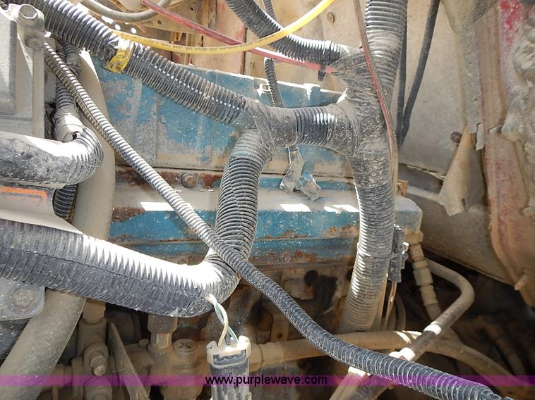 image for item J3197 2000 International F2554 truck cab and chassis