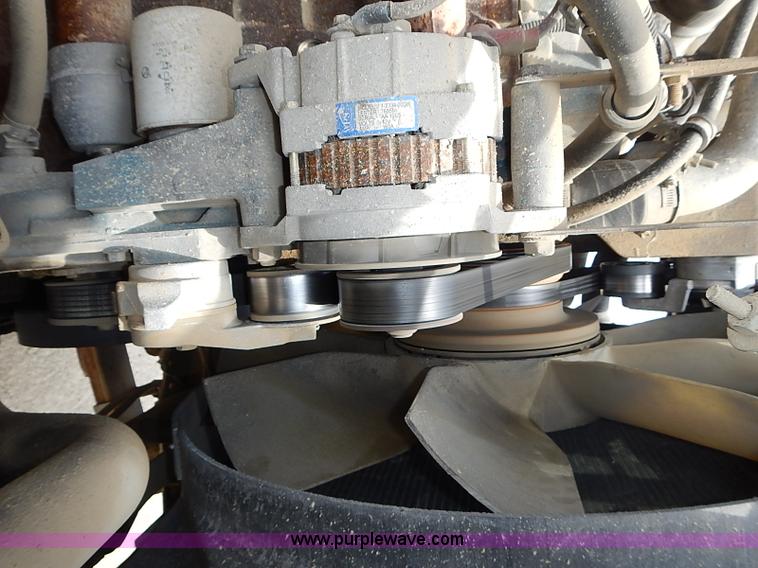 image for item J3197 2000 International F2554 truck cab and chassis