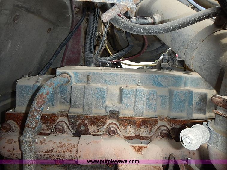 image for item J3197 2000 International F2554 truck cab and chassis