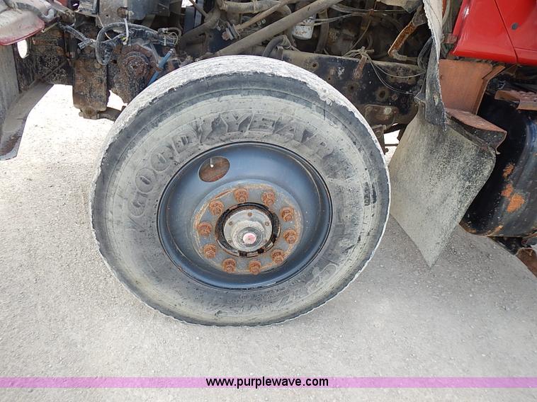 image for item J3197 2000 International F2554 truck cab and chassis