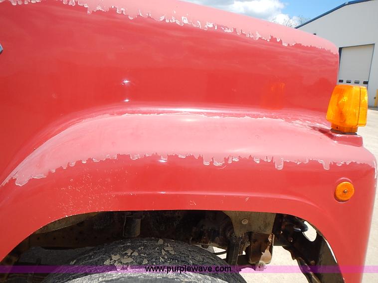 image for item J3197 2000 International F2554 truck cab and chassis