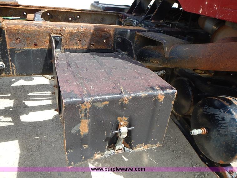 image for item J3197 2000 International F2554 truck cab and chassis