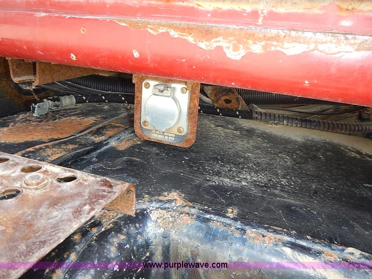 image for item J3197 2000 International F2554 truck cab and chassis