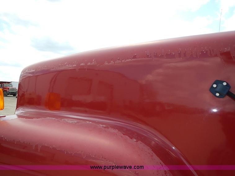 image for item J3197 2000 International F2554 truck cab and chassis