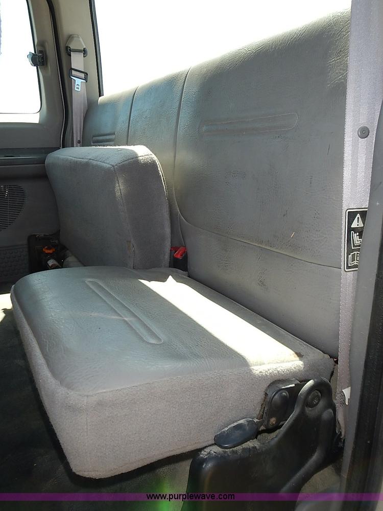 image for item J3200 2001 Ford F350 Super Duty XL pickup truck