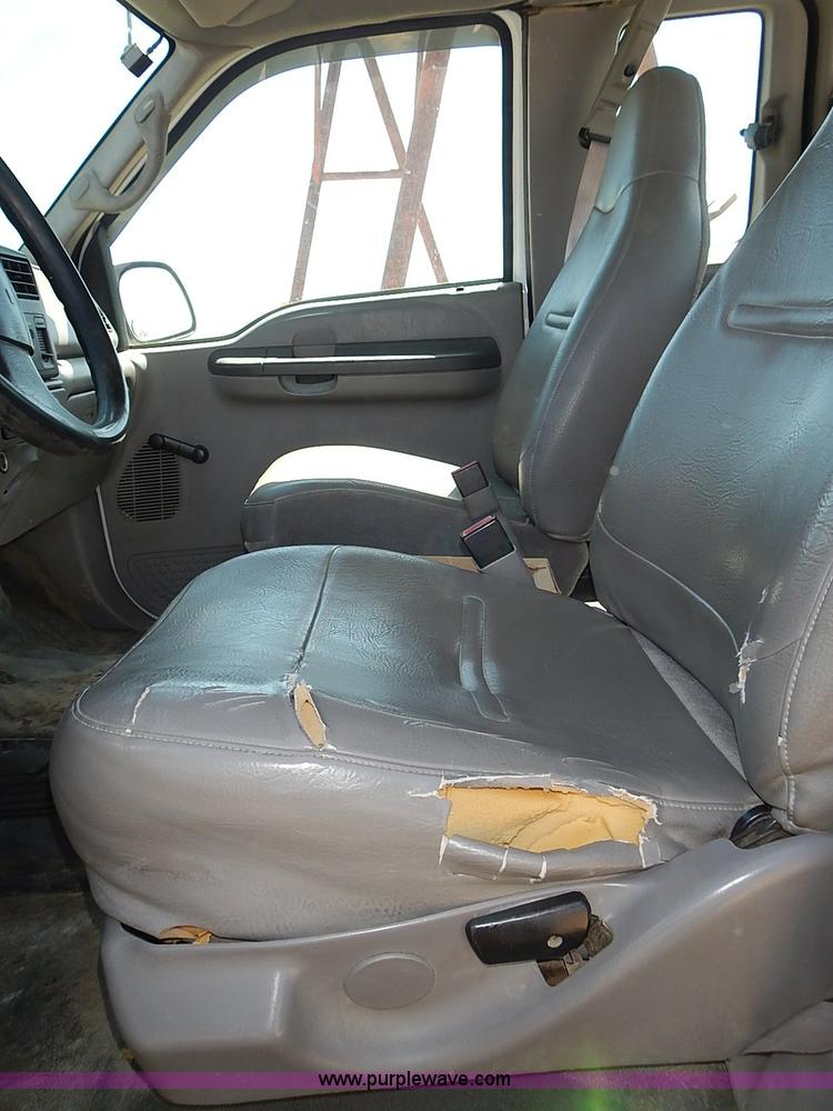 image for item J3200 2001 Ford F350 Super Duty XL pickup truck