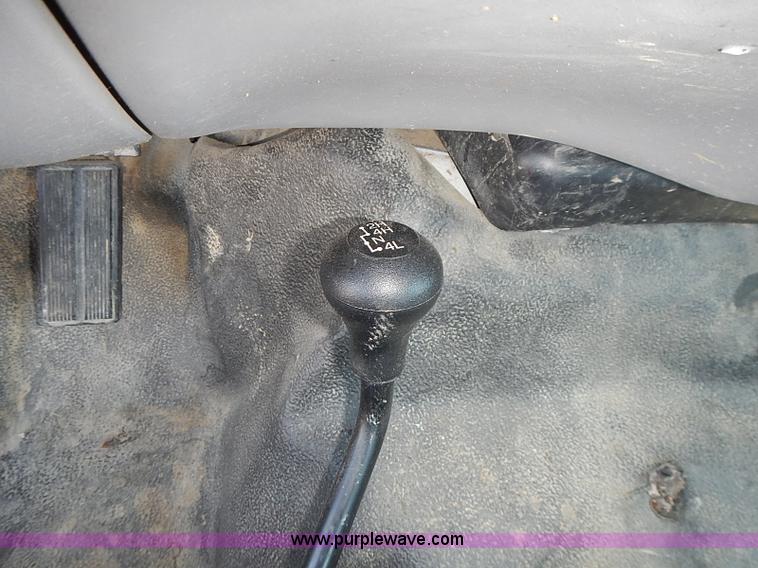 image for item J3200 2001 Ford F350 Super Duty XL pickup truck