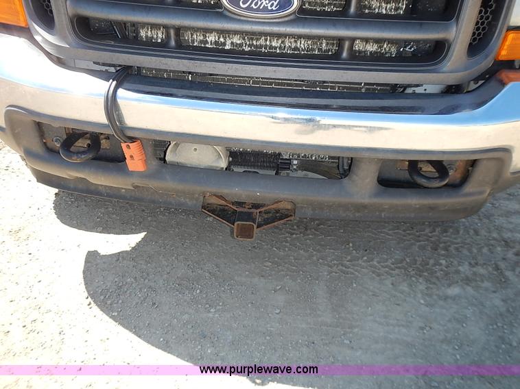 image for item J3200 2001 Ford F350 Super Duty XL pickup truck