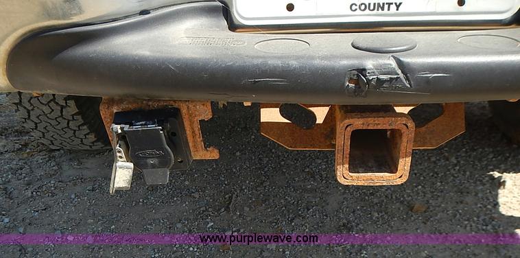 image for item J3200 2001 Ford F350 Super Duty XL pickup truck