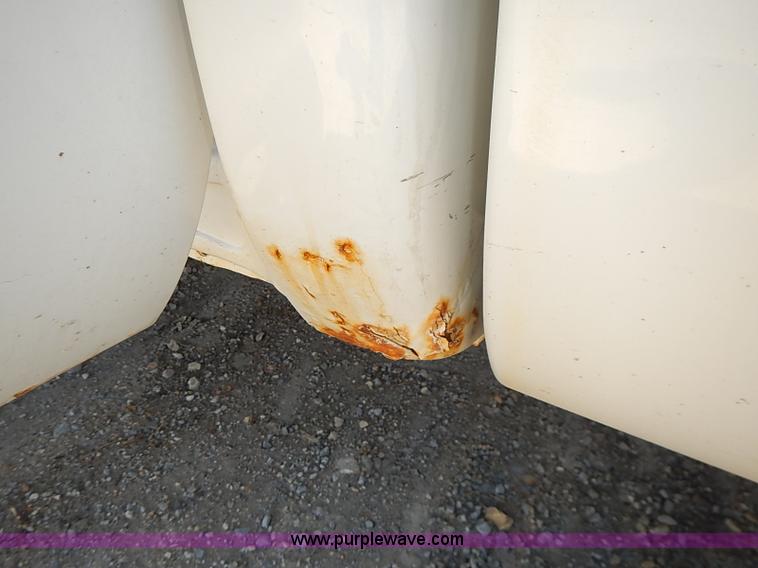 image for item J3200 2001 Ford F350 Super Duty XL pickup truck