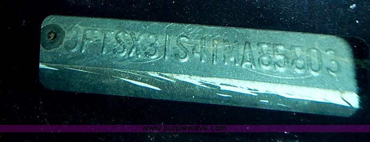 image for item J3200 2001 Ford F350 Super Duty XL pickup truck