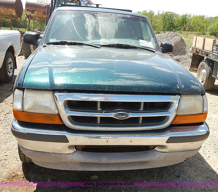 image for item J3202 1998 Ford Ranger XLT SuperCab pickup truck