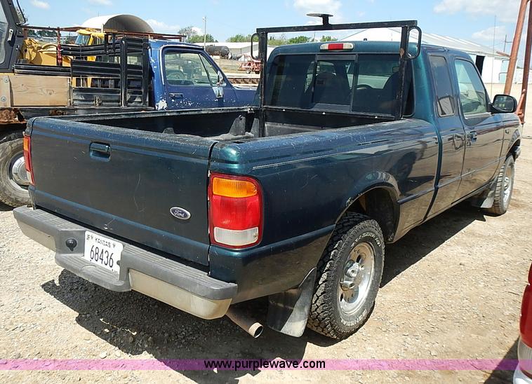 image for item J3202 1998 Ford Ranger XLT SuperCab pickup truck