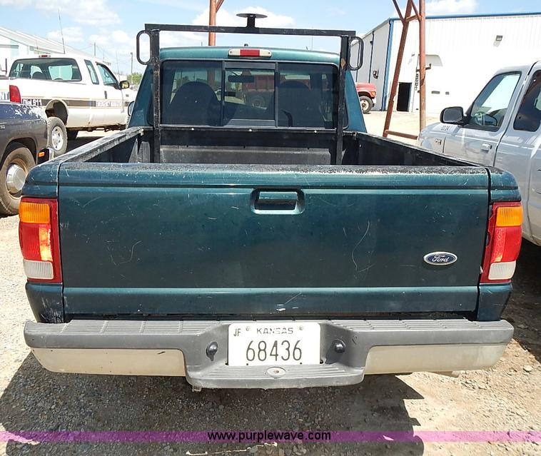 image for item J3202 1998 Ford Ranger XLT SuperCab pickup truck