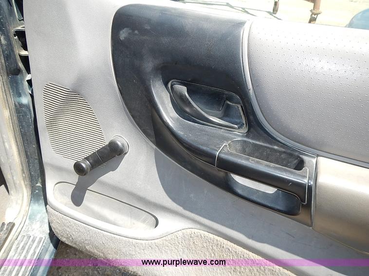 image for item J3202 1998 Ford Ranger XLT SuperCab pickup truck