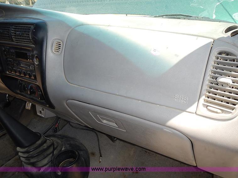 image for item J3202 1998 Ford Ranger XLT SuperCab pickup truck