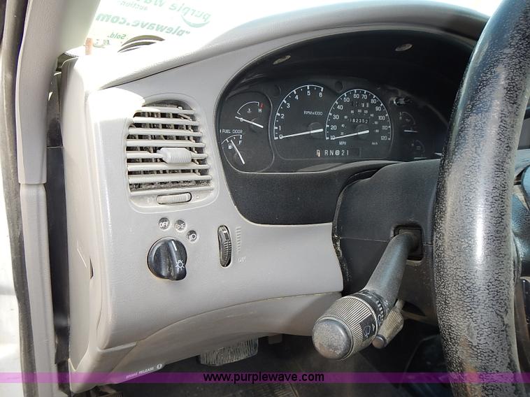 image for item J3203 2000 Ford Ranger XLT SuperCab pickup truck