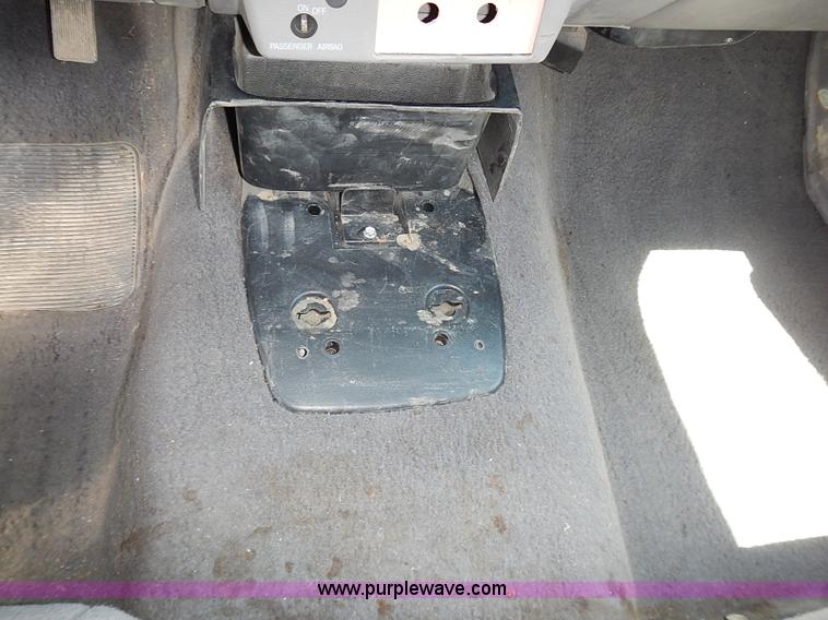 image for item J3203 2000 Ford Ranger XLT SuperCab pickup truck