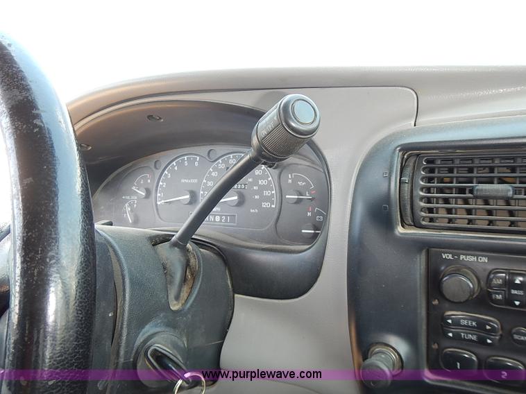 image for item J3203 2000 Ford Ranger XLT SuperCab pickup truck