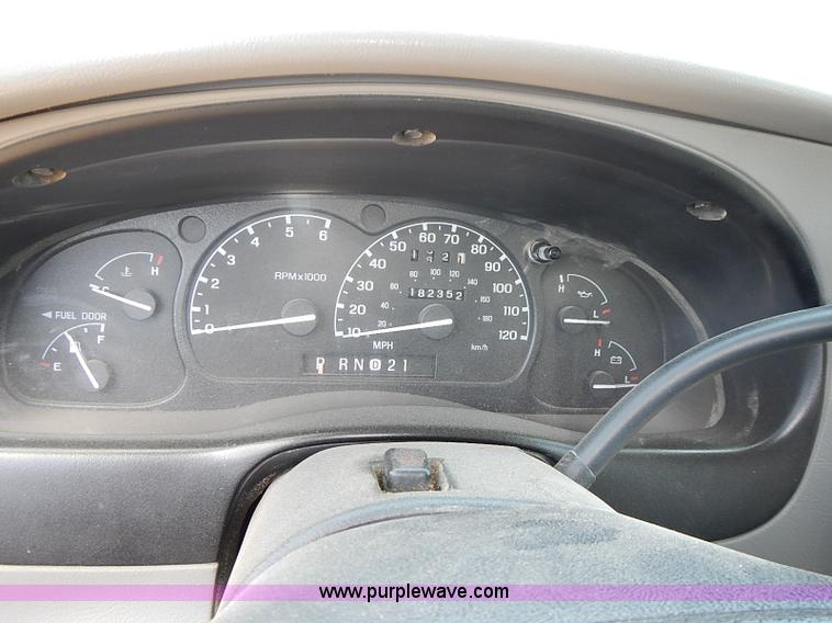 image for item J3203 2000 Ford Ranger XLT SuperCab pickup truck