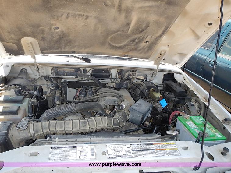 image for item J3203 2000 Ford Ranger XLT SuperCab pickup truck