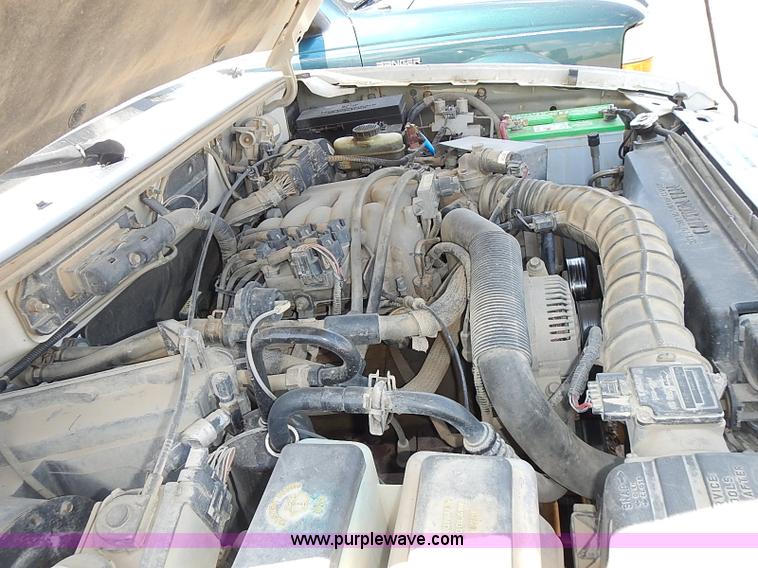 image for item J3203 2000 Ford Ranger XLT SuperCab pickup truck