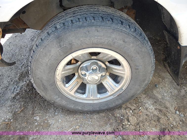 image for item J3203 2000 Ford Ranger XLT SuperCab pickup truck