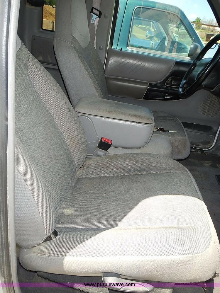 image for item J3203 2000 Ford Ranger XLT SuperCab pickup truck