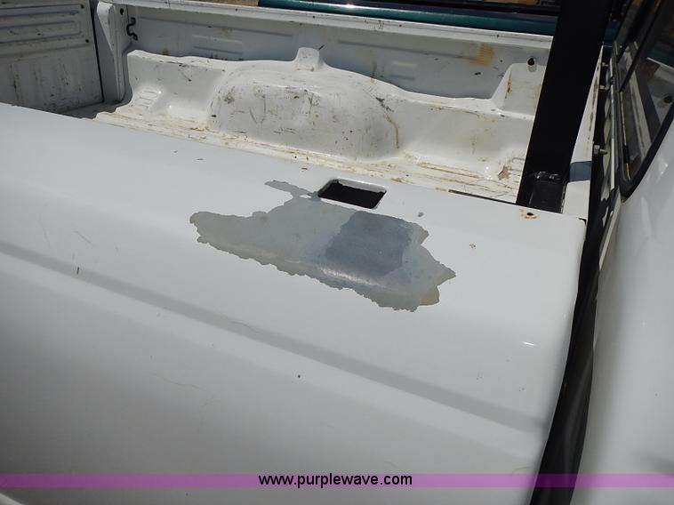 image for item J3203 2000 Ford Ranger XLT SuperCab pickup truck