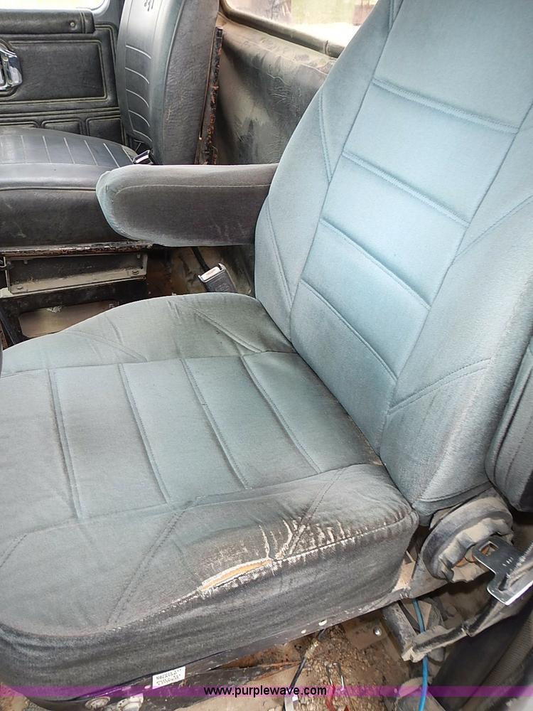 image for item J3211 1991 Mack CH613 semi truck