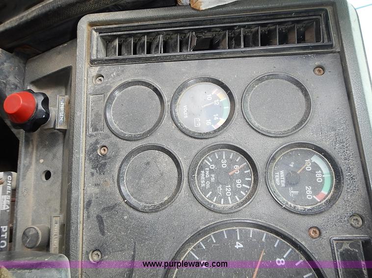 image for item J3211 1991 Mack CH613 semi truck