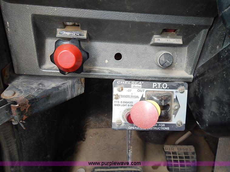 image for item J3211 1991 Mack CH613 semi truck