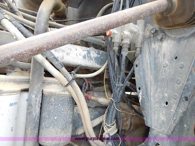 image for item J3211 1991 Mack CH613 semi truck