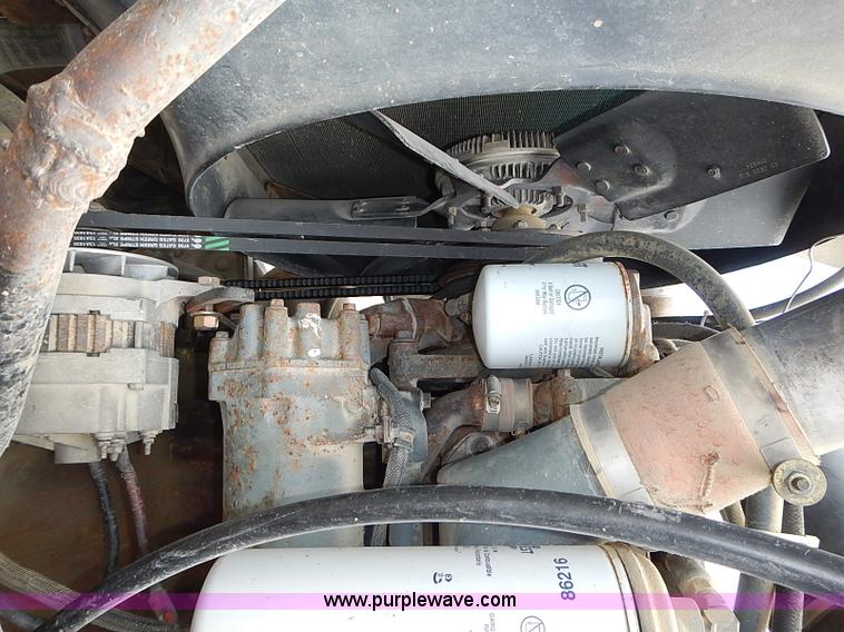 image for item J3211 1991 Mack CH613 semi truck