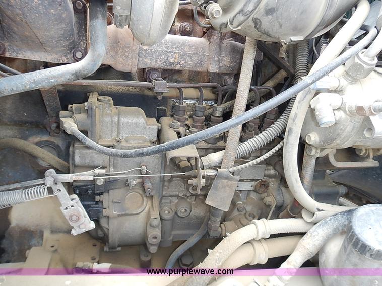 image for item J3211 1991 Mack CH613 semi truck