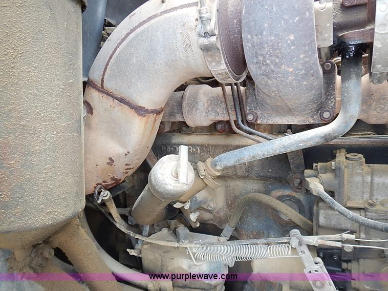 image for item J3211 1991 Mack CH613 semi truck