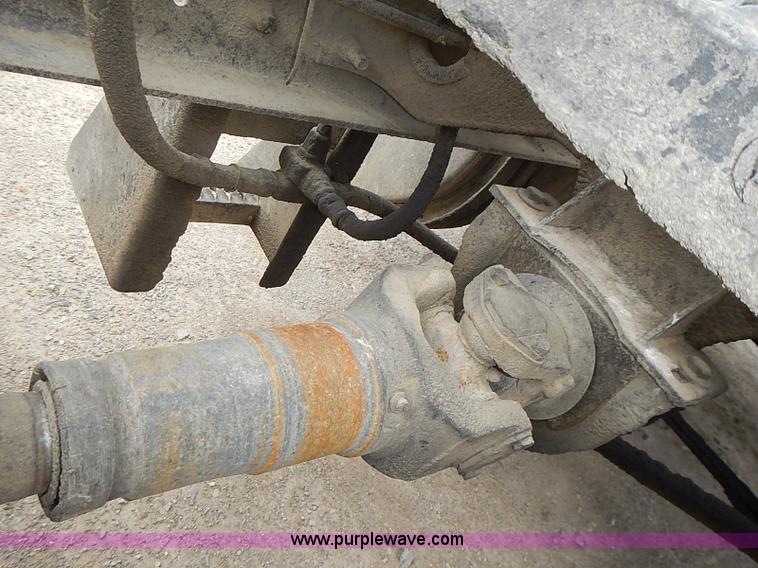 image for item J3211 1991 Mack CH613 semi truck