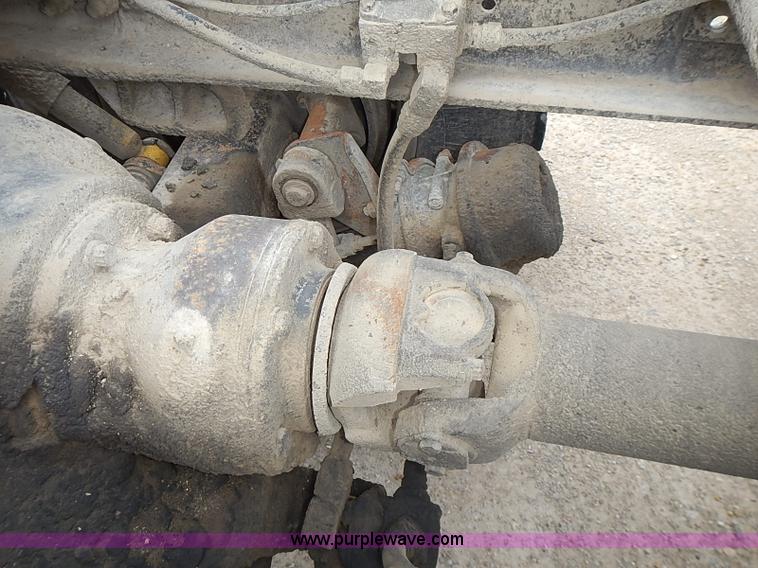 image for item J3211 1991 Mack CH613 semi truck