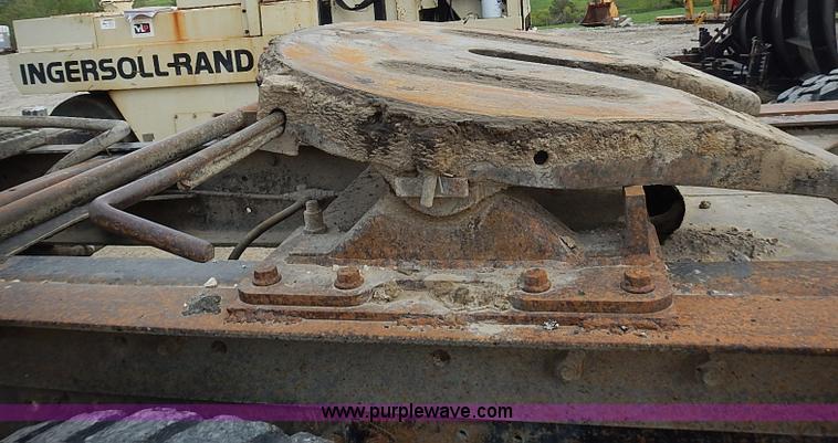 image for item J3211 1991 Mack CH613 semi truck