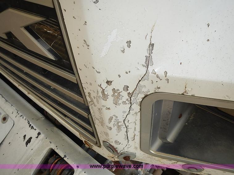 image for item J3211 1991 Mack CH613 semi truck